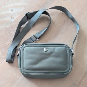 lululemon athletica Olive Belt Bag